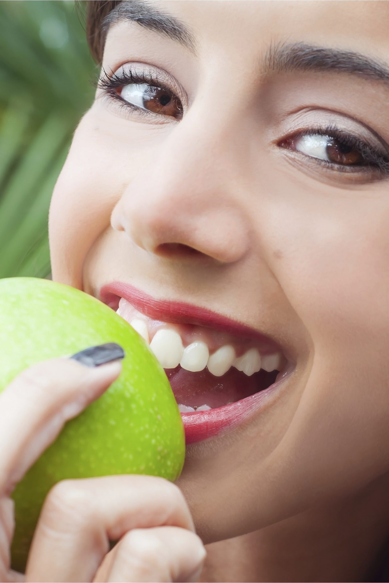 Whitening Your Teeth in Autumn Henderson Dentist Patrick Simone